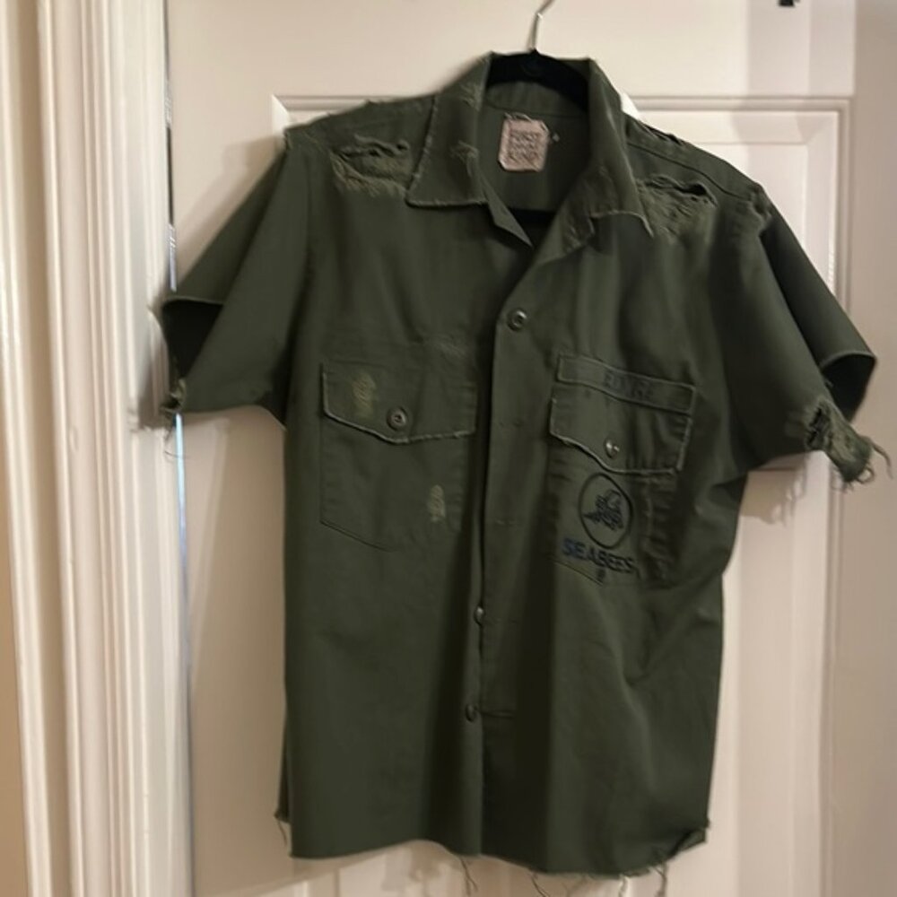 Green Short Sleeve Button-Up Shirt